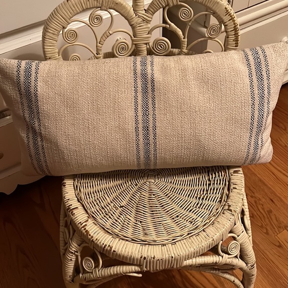 Farmhouse Flour Sack Style Lumbar Pillow - Picture 2 of 4